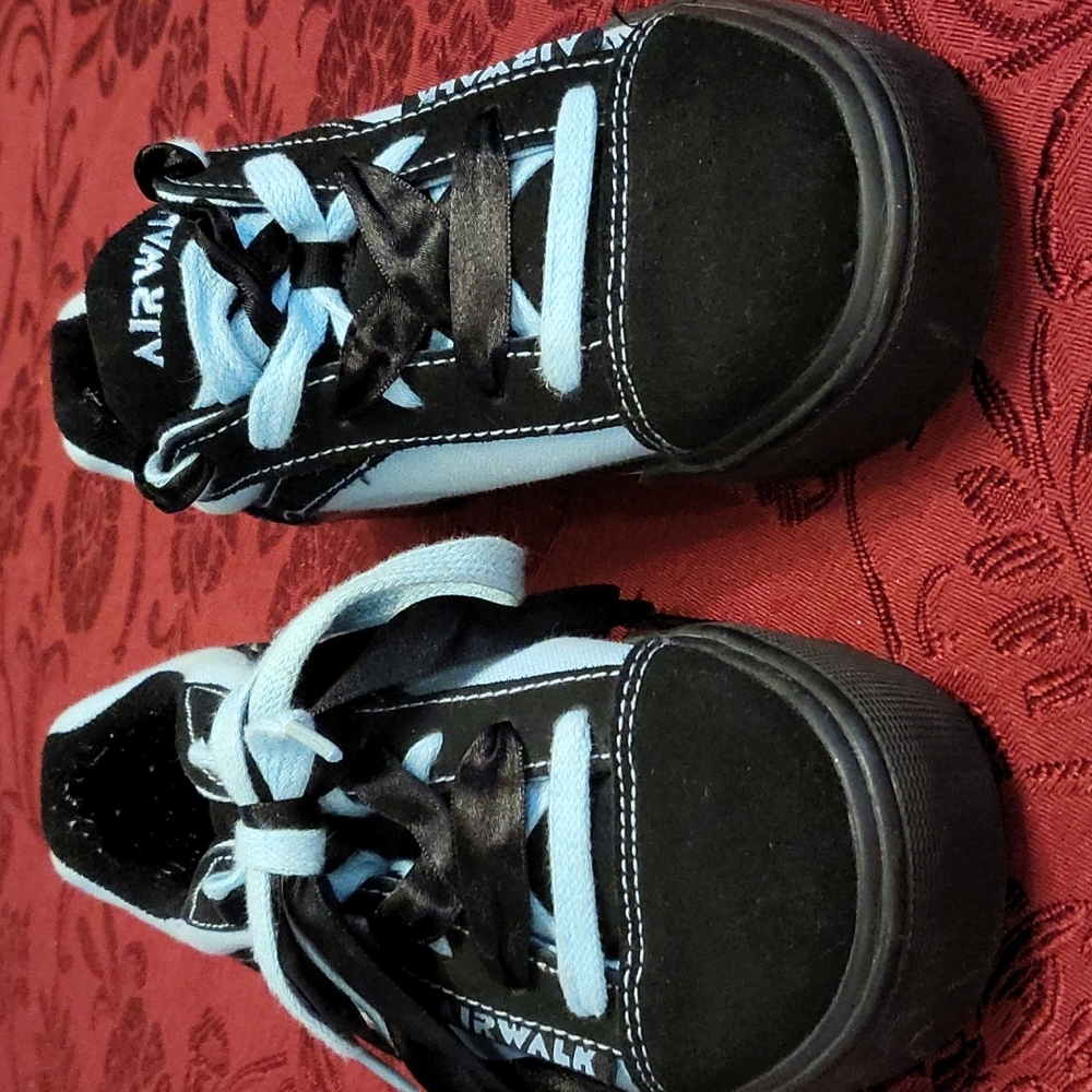 Airwalk shoes